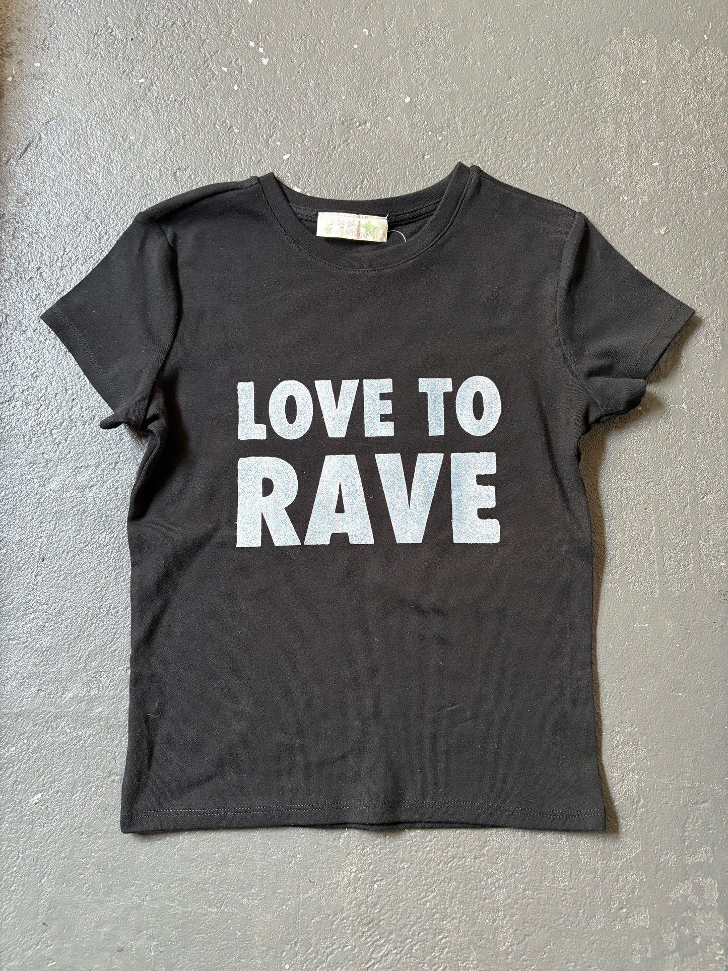 Love to rave baby tee - black