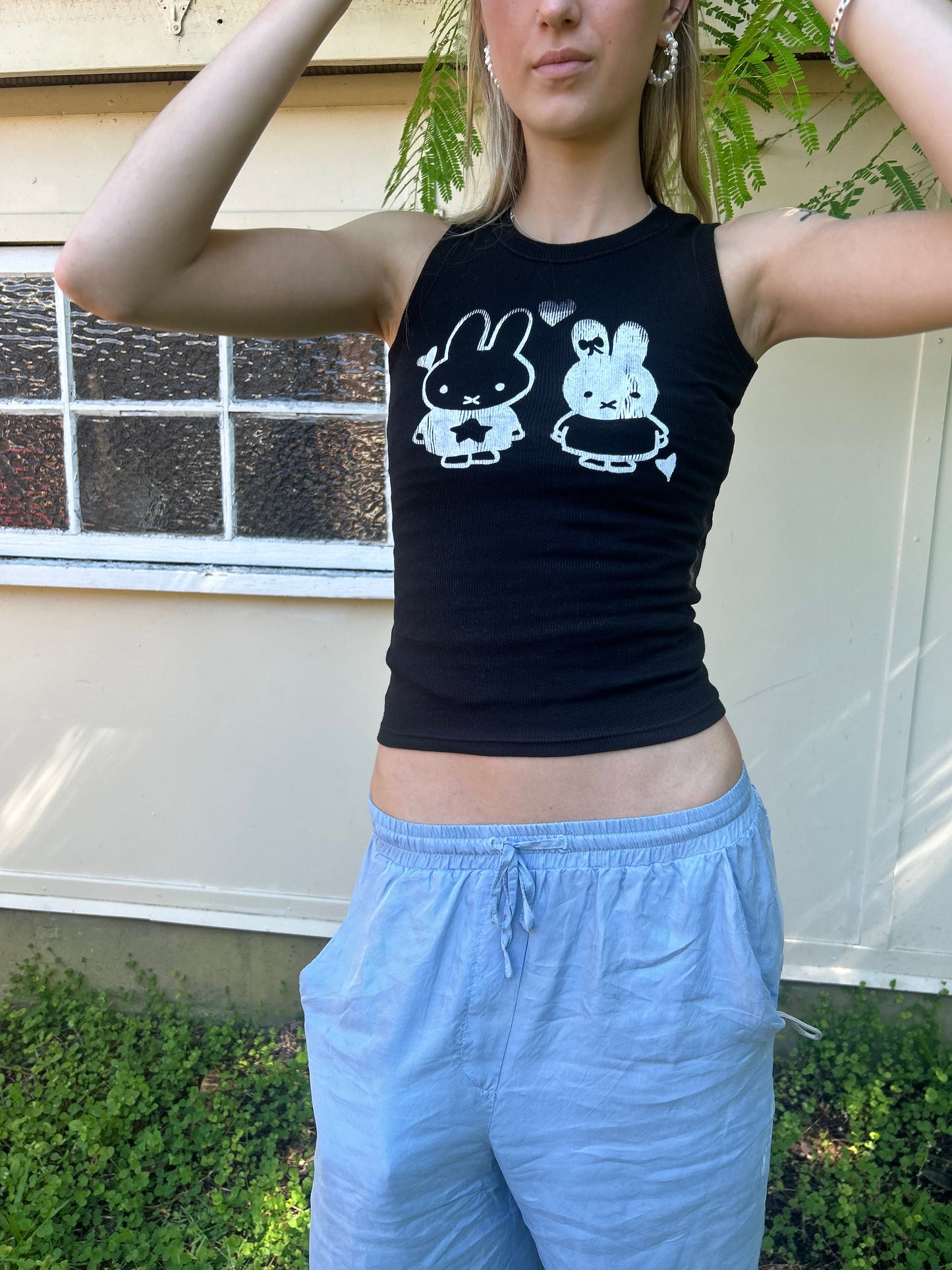 The miffys in love tank top in black