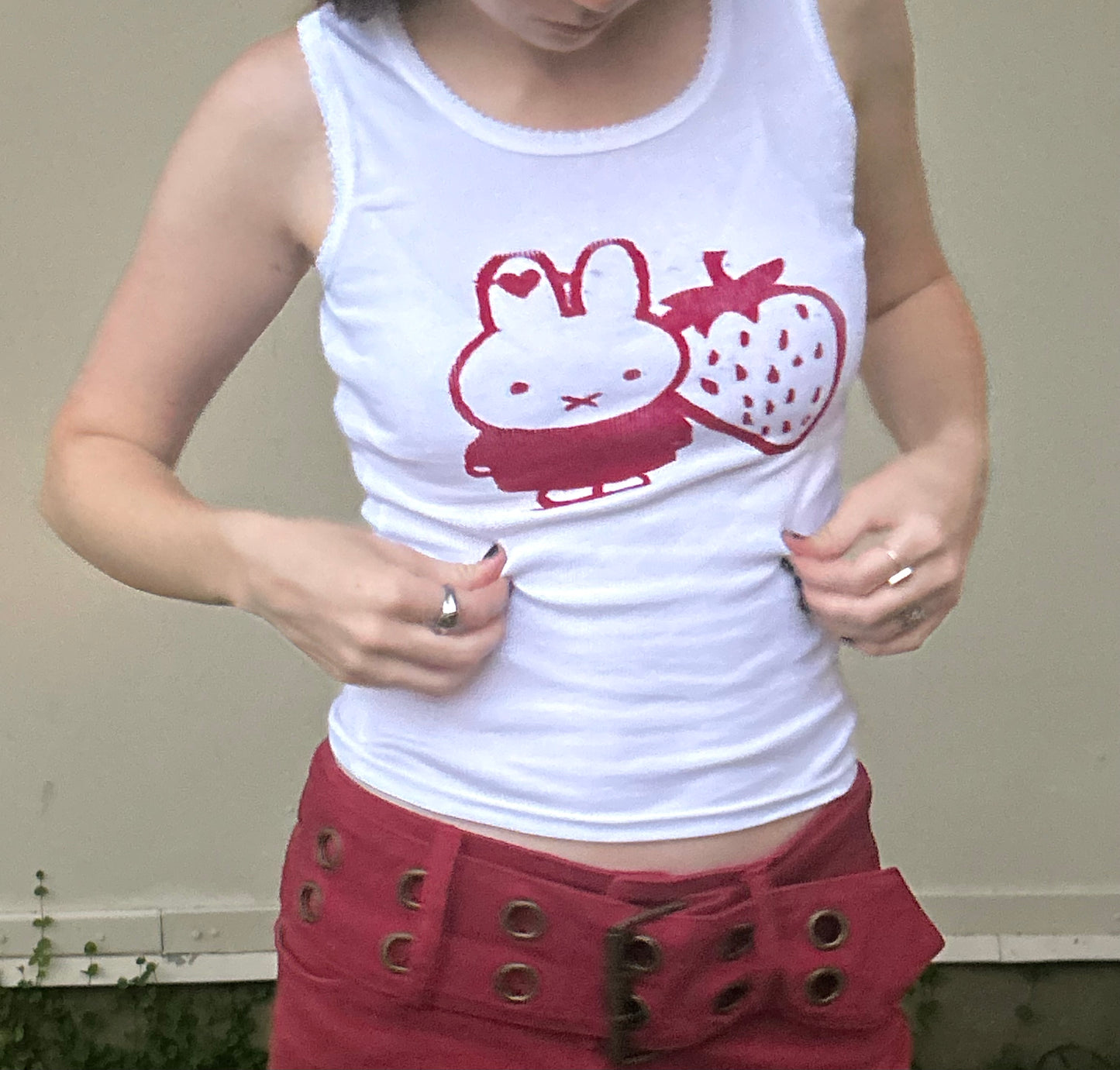 The strawberry miffy tank top in red