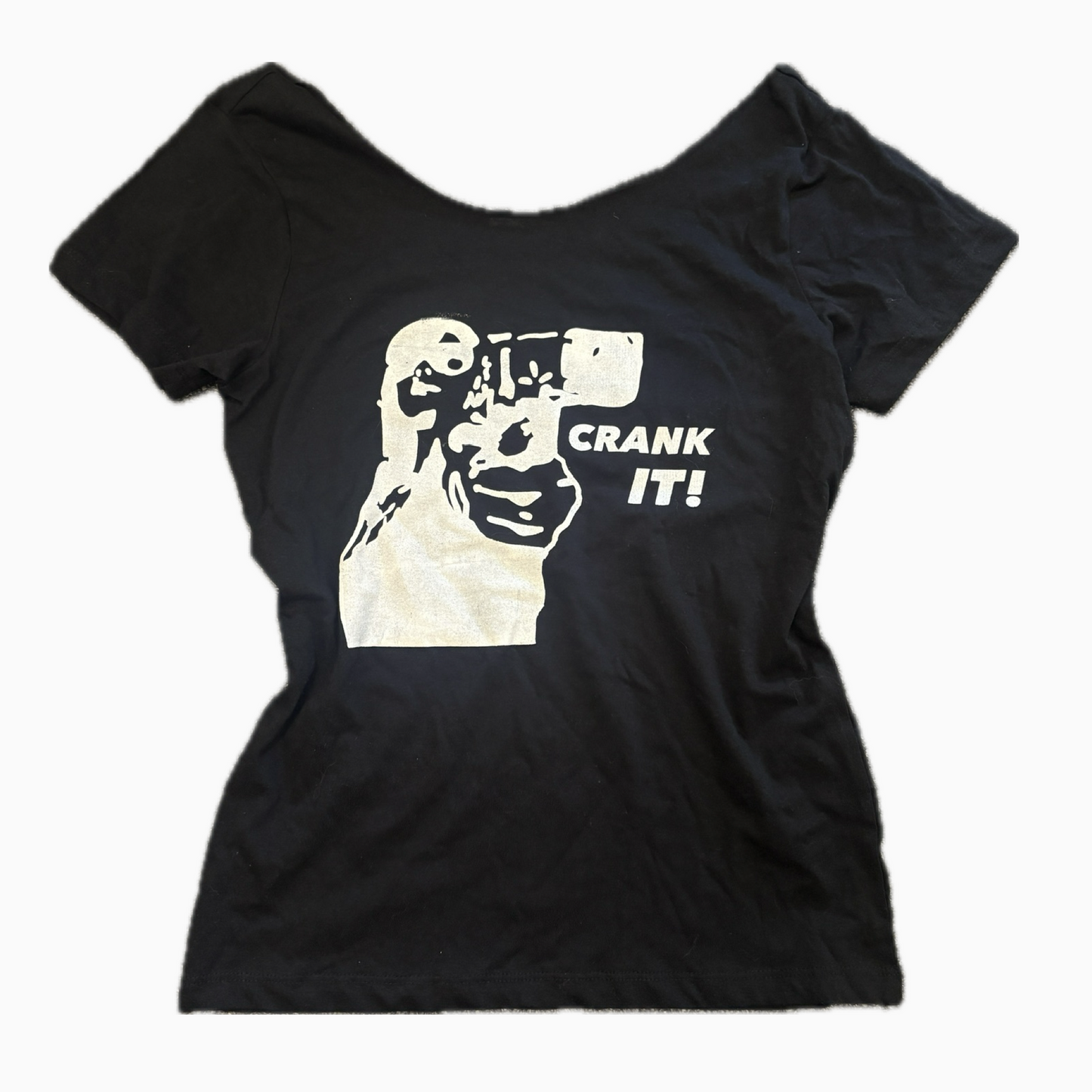“Crank it” off the shoulder tee