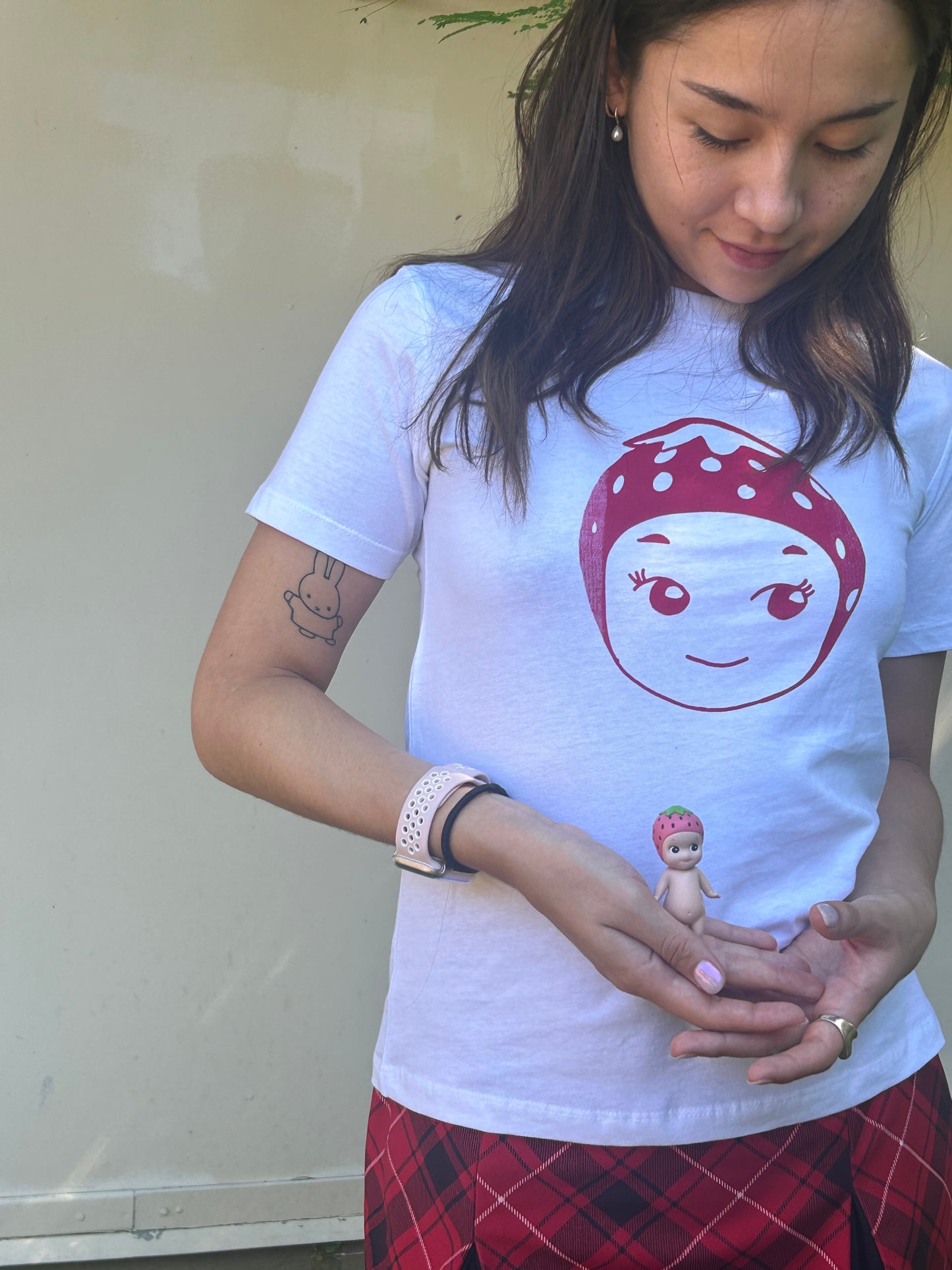 The sonny angel head baby tee in white