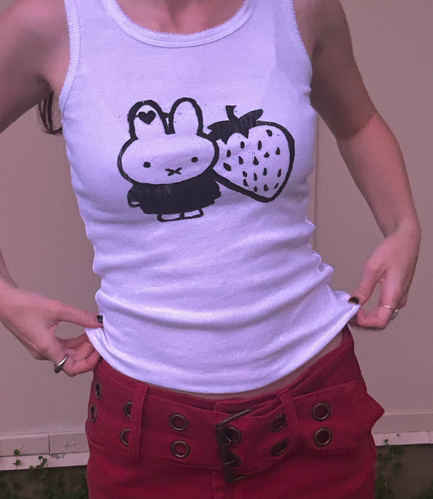 The strawberry miffy tank top in white